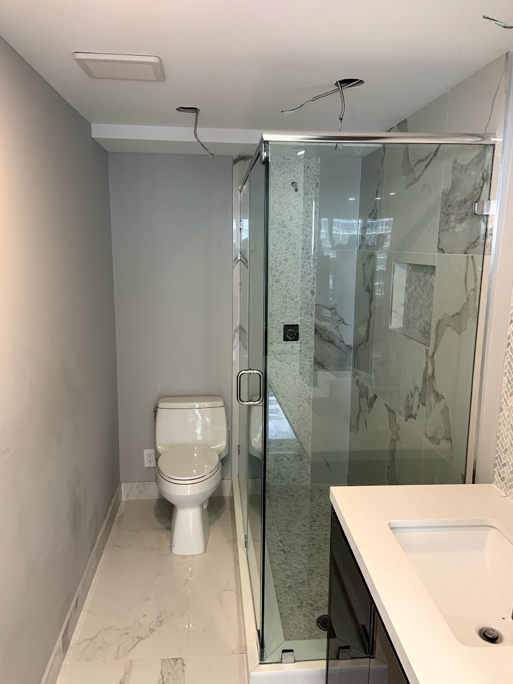 RF Showerdoor Glass and Mirror Inc | 7822 SW 128th Pl, Miami, FL 33183, USA | Phone: (786) 357-3502