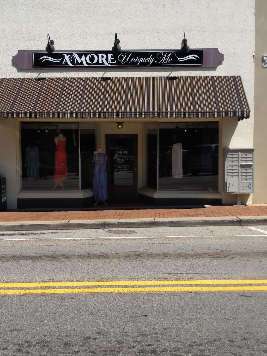 AMore Uniquely Me | 8 E Main St N, Hampton, GA 30228 | Phone: (470) 878-1288