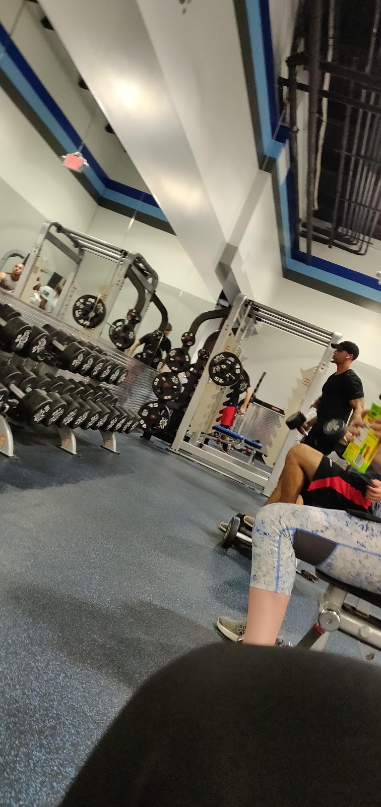 Crunch Fitness - Somerset | 960 Easton Ave, Somerset, NJ 08873, USA | Phone: (732) 325-0203