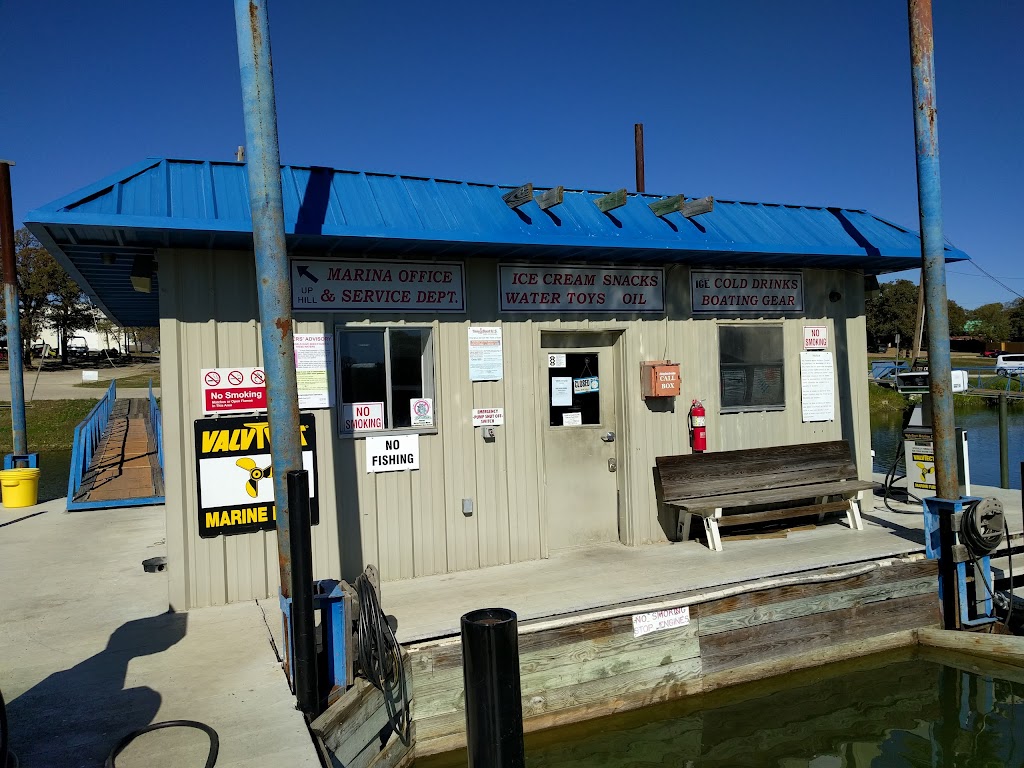 Eagle Point Marina Gas Dock | Lewisville Lake, Texas, Lewisville, TX 75057, USA | Phone: (972) 436-6561