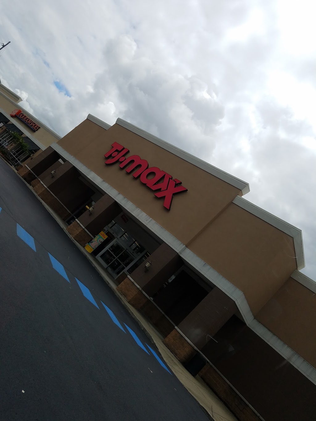 T.J. Maxx | 320 S Colonial Dr, Alabaster, AL 35007, USA | Phone: (205) 664-2885