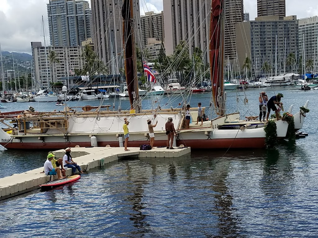 Duke Kahanamoku Lagoon | Honolulu, HI 96815, USA | Phone: (808) 949-4321