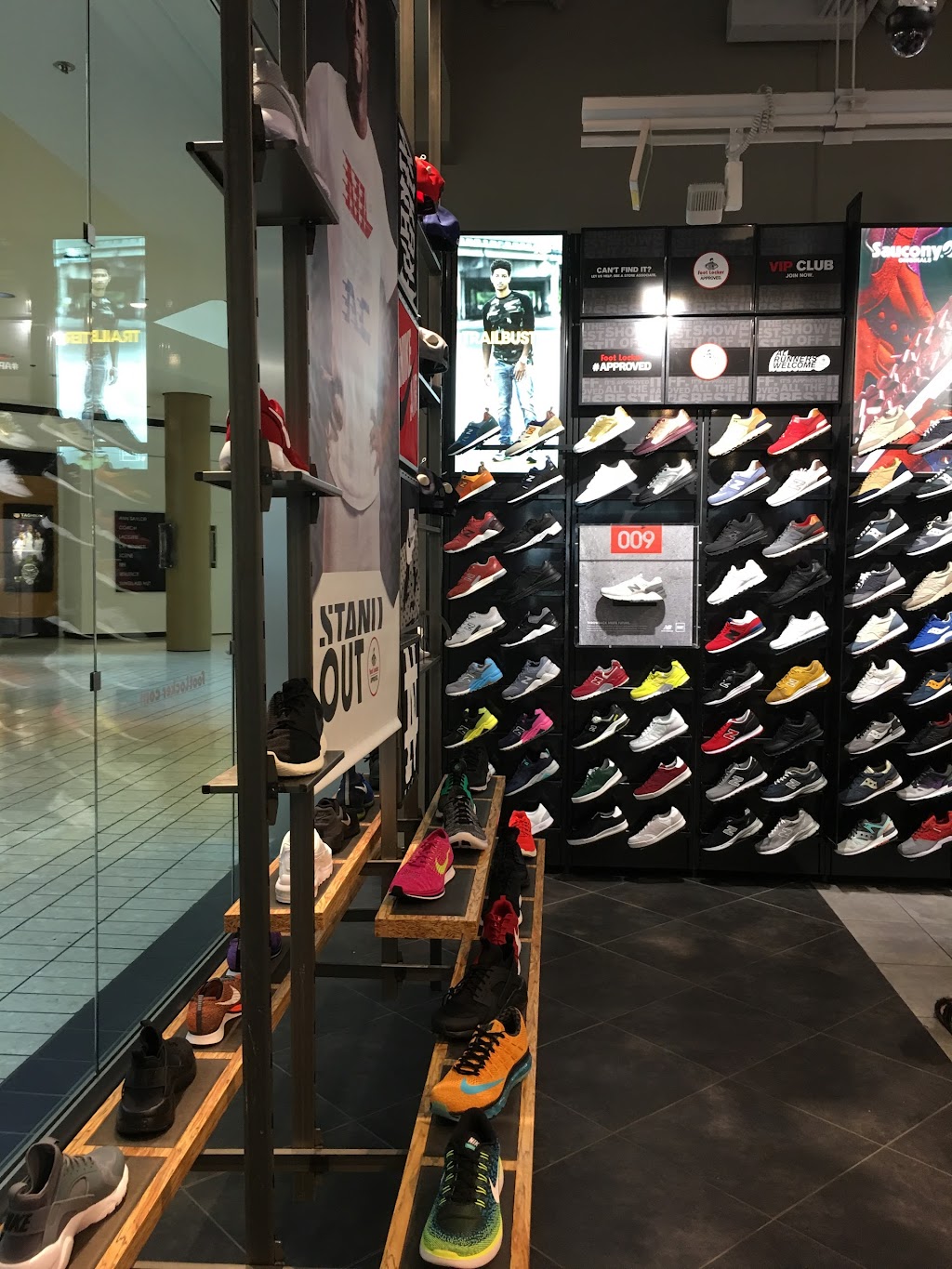 Foot Locker | 8500 Beverly Blvd Space 628, Los Angeles, CA 90048, USA | Phone: (310) 652-5749