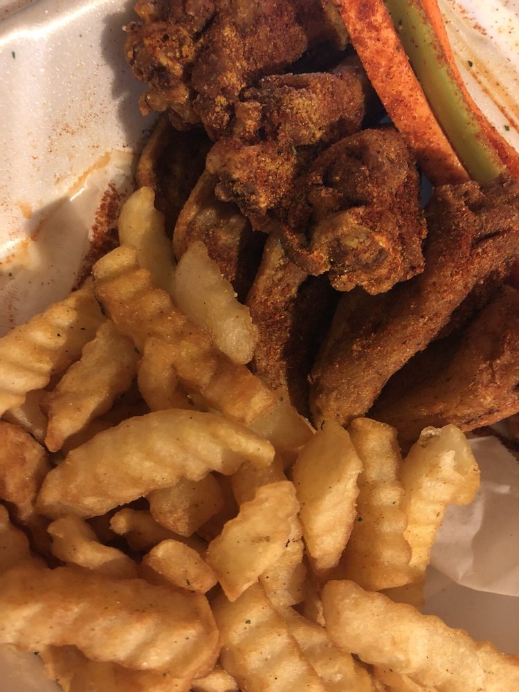 Crumpys Hot Wings on Germantown Pkwy | 420 S Germantown Pkwy, Cordova, TN 38018, USA | Phone: (901) 207-1273