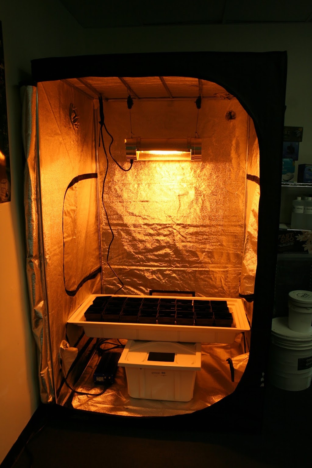 Green Zone Hydroponics | 2928 Southwestern Blvd, Orchard Park, NY 14127, USA | Phone: (716) 677-9663
