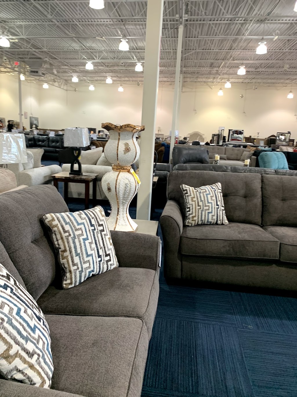 New Furniture Outlet | 1004 N Promenade Pkwy Unit# 152, Casa Grande, AZ 85194, USA | Phone: (520) 233-7676