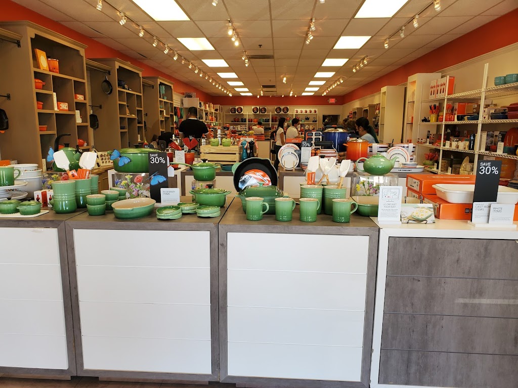 Le Creuset Outlet Store | 820 W Stacy Rd SUITE 456, Allen, TX 75013, USA | Phone: (972) 678-2222