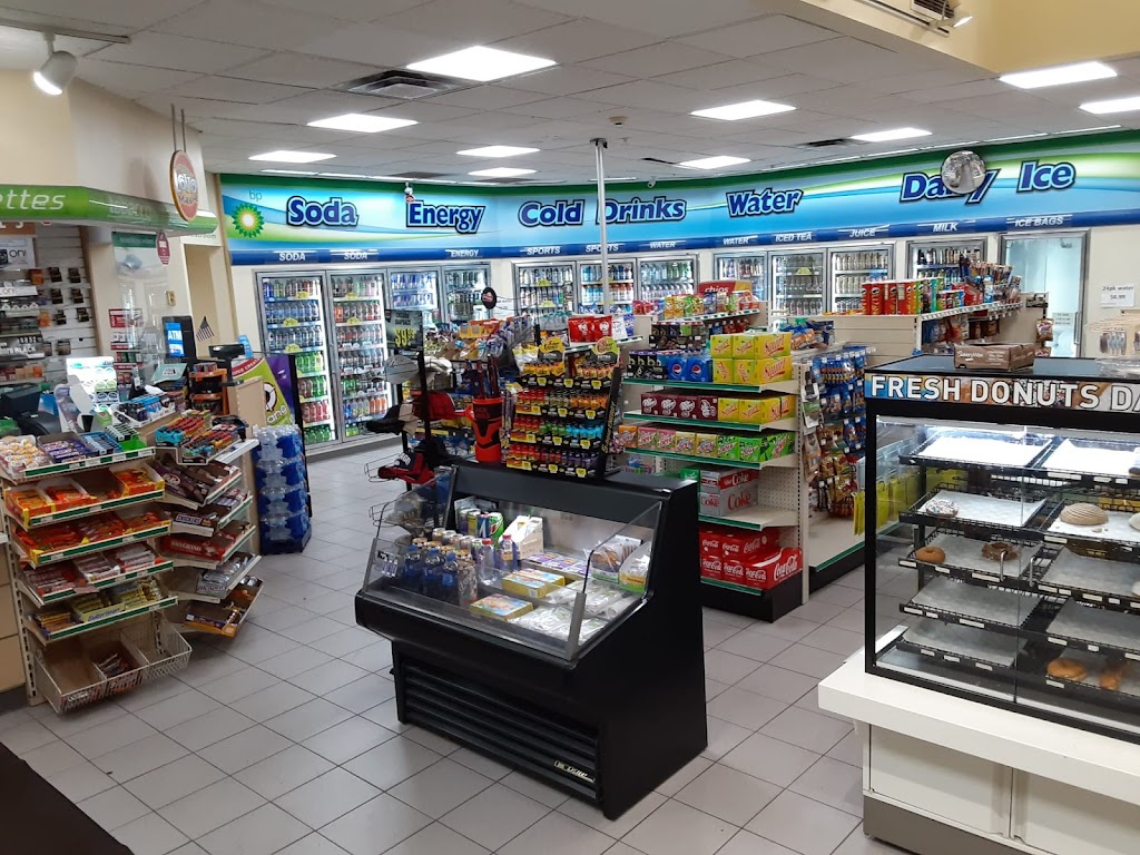 BP Gas Station + Car Wash + Convenient Store 24x7 | 1935 Boughton Rd, Woodridge, IL 60517, USA | Phone: (630) 985-1543