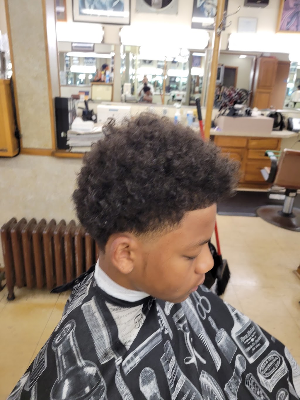 Willies Barber & Beauty Shop | 545 E Pike St, Pontiac, MI 48342, USA | Phone: (248) 454-9818