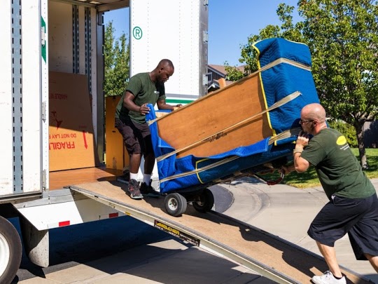 Signature Moving And Storage | 18708 Caledonia Ct, Germantown, MD 20874 | Phone: (301) 979-1688