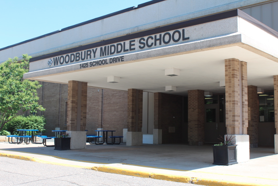 Woodbury Middle School | 1425 School Dr, Woodbury, MN 55125, USA | Phone: (651) 425-4500