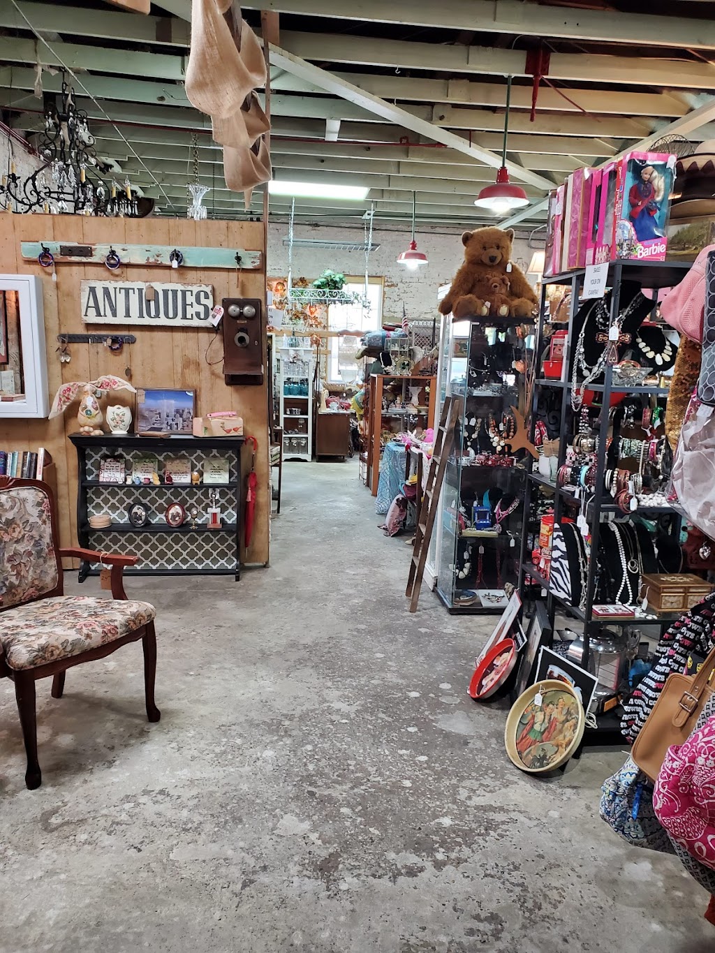 Another Time Vintage | 142 W Irving Blvd, Irving, TX 75060, USA | Phone: (714) 615-4936
