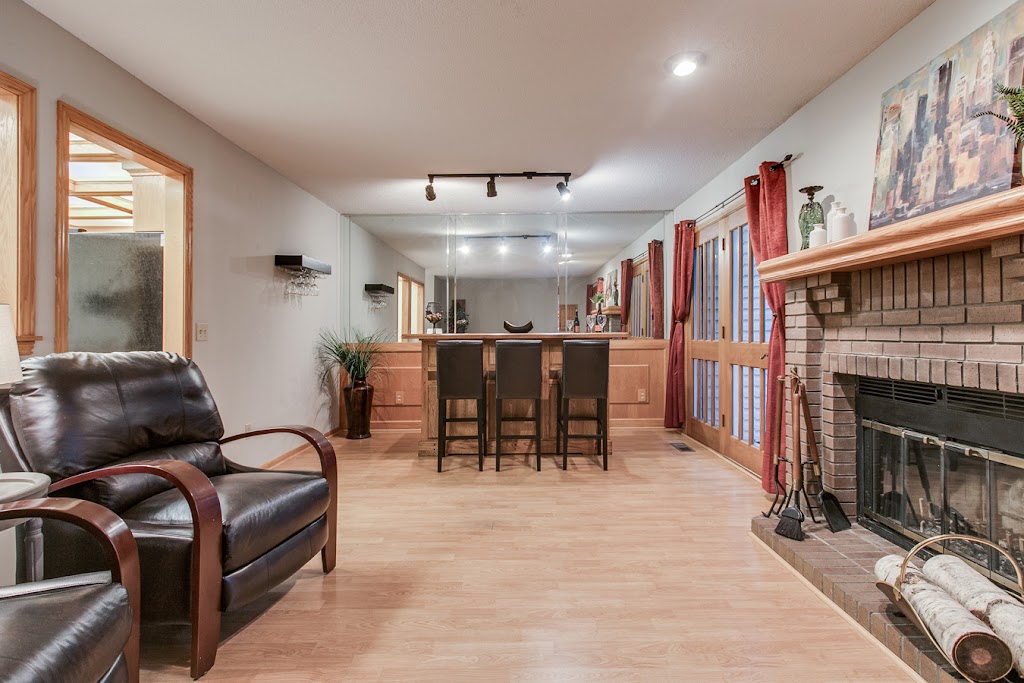 Betsy Rewald, Realtor for Coldwell Banker Realty 3900 Northwoods Dr