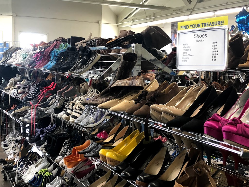 Goodwill Store & Donation Center | Commons Shopping Center, 1317 E Monte Vista Ave, Vacaville, CA 95687, USA | Phone: (707) 446-8203