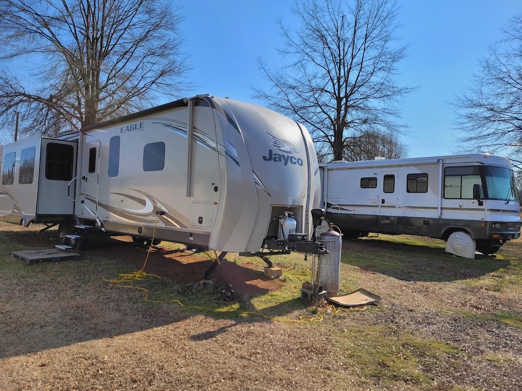 H and M RV Park | 16576 Martinsville Hwy, Axton, VA 24054, USA | Phone: (276) 650-1155