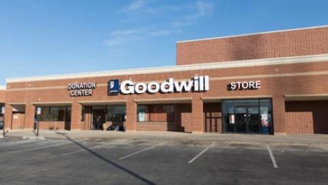 Goodwill Thrift Store & Donation Center | 8015 Northwest Expy, Oklahoma City, OK 73162, USA | Phone: (405) 728-0722