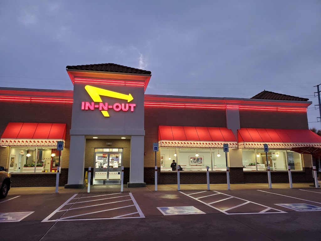 In-N-Out Burger | 150 Town Center Blvd, Garland, TX 75040, USA | Phone: (800) 786-1000