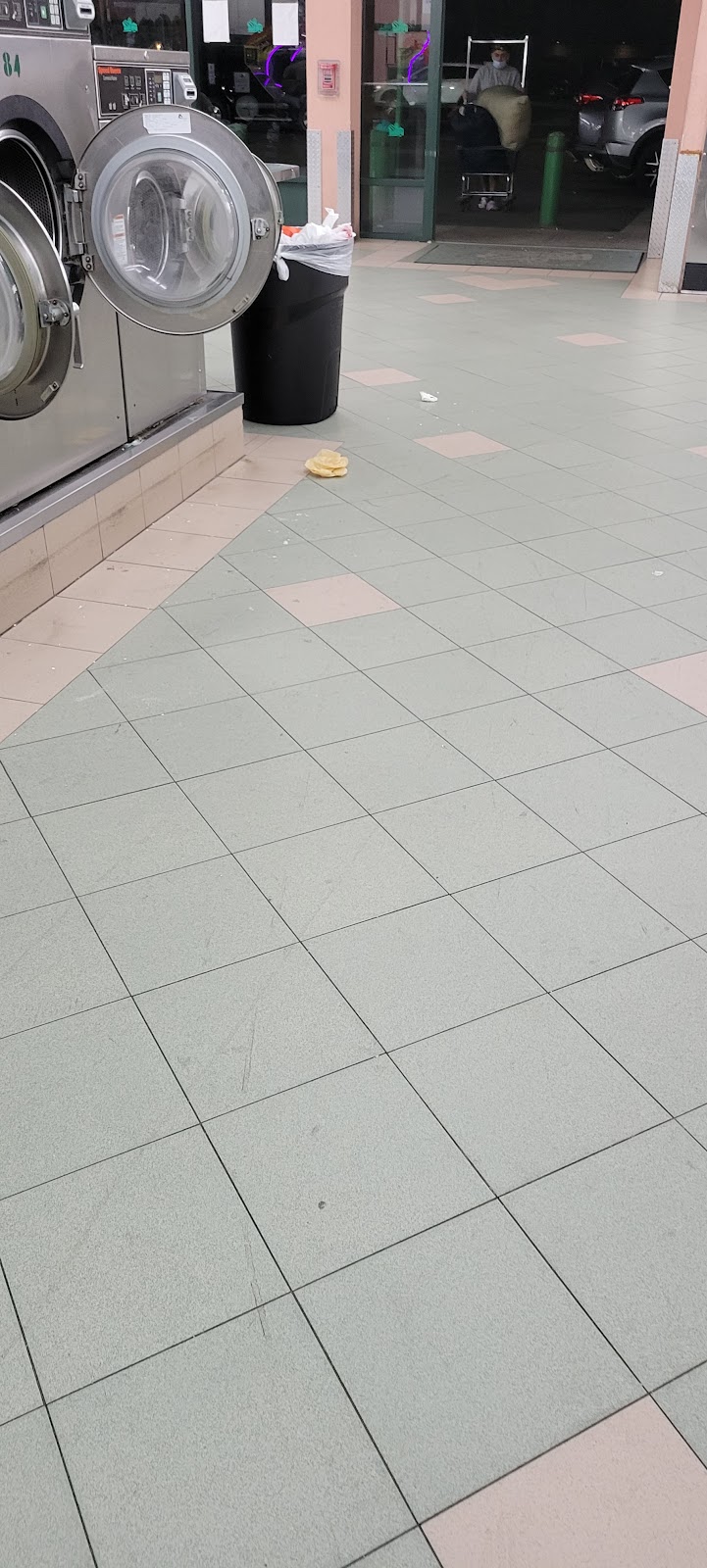 Laundry Palace | 15 W Merrick Rd, Valley Stream, NY 11580, USA | Phone: (516) 825-3679