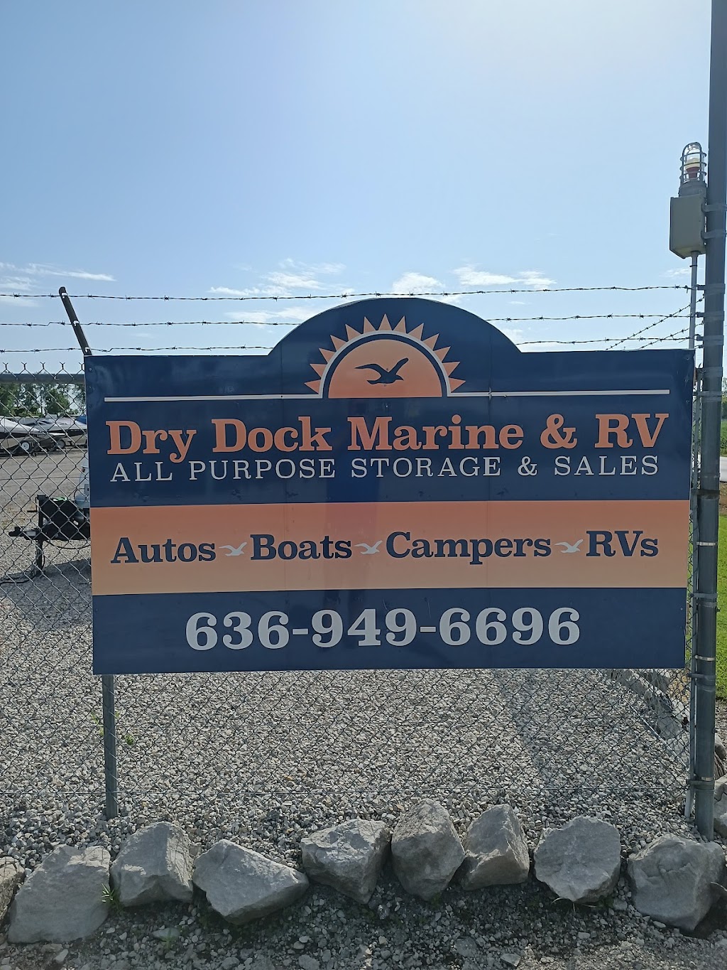 Dry Dock Marine & RV Storage | 260 Hawning Rd, St Charles, MO 63301, USA | Phone: (636) 949-6696