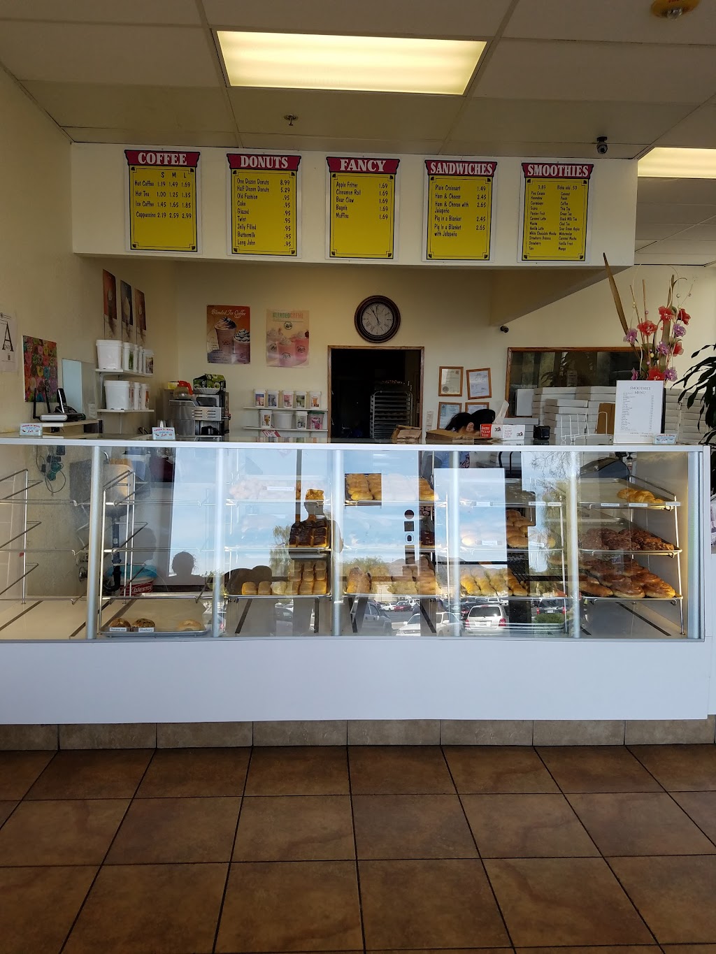 Fresh Donuts | 1500 S Watson Rd #100, Buckeye, AZ 85326, USA | Phone: (623) 474-0028