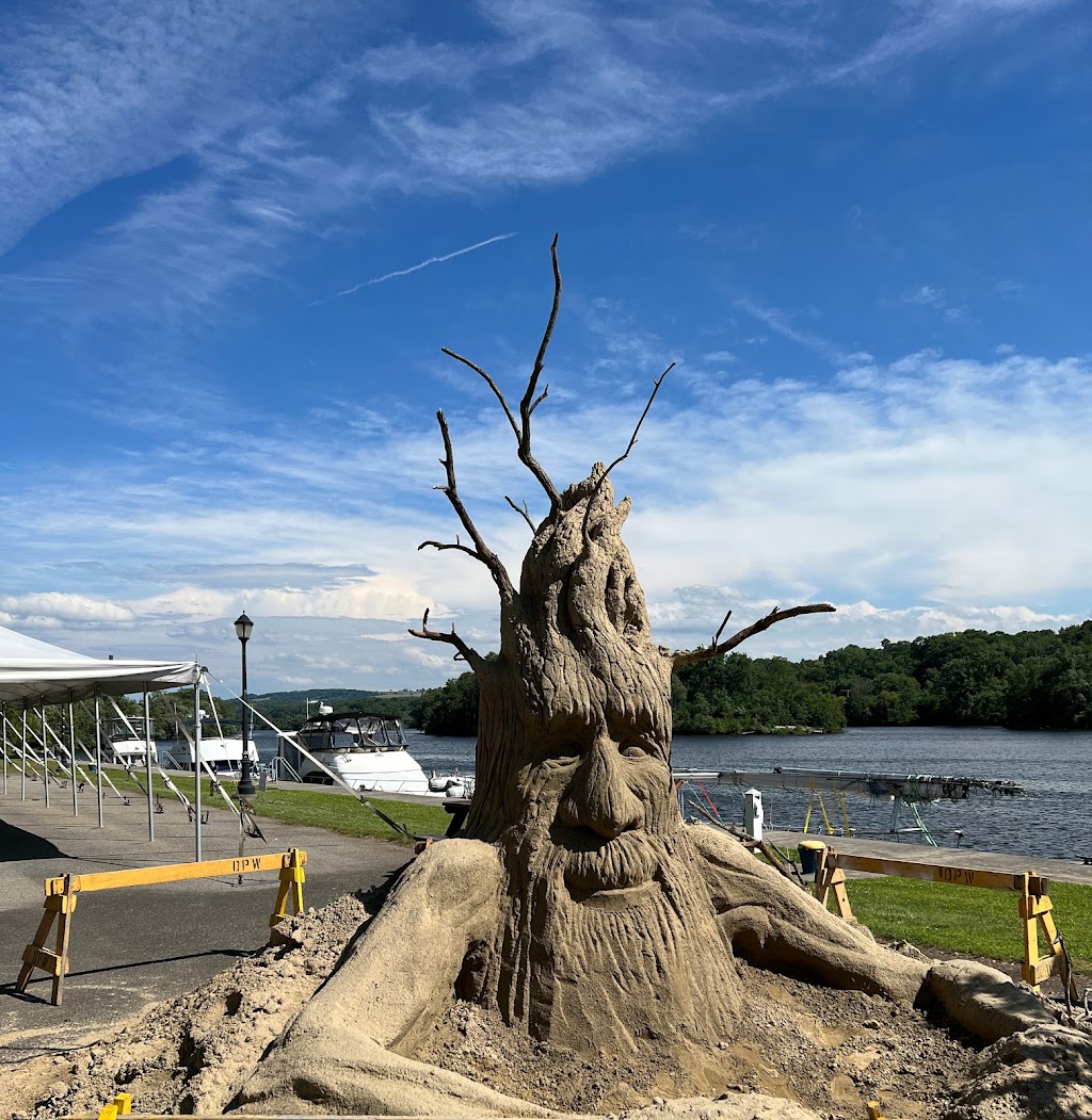 Astoria landing | 2 Front St, Amsterdam, NY 12010, USA | Phone: (518) 684-6472