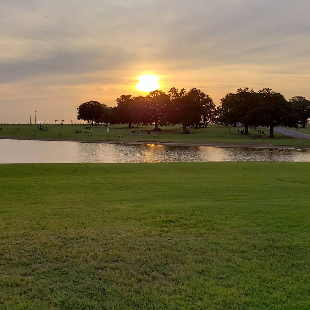 Lake Park Campground | 5 Lake Park Rd, Lewisville, TX 75057, USA | Phone: (972) 219-3742