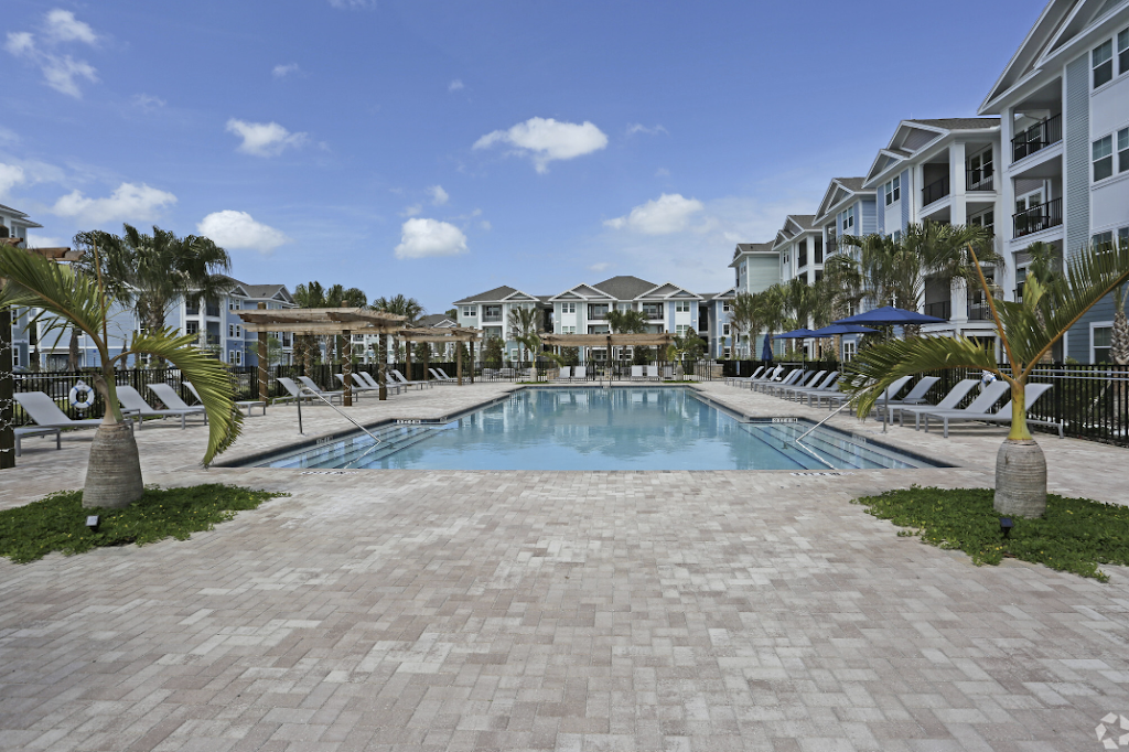 The Point at Bella Grove | 8310 Bella Grove Cir, Sarasota, FL 34243, USA | Phone: (941) 893-5041