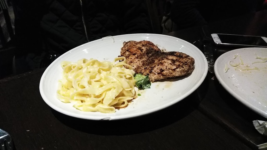 Carrabbas Italian Grill | 1003 S University Dr, Plantation, FL 33324, USA | Phone: (954) 423-2214