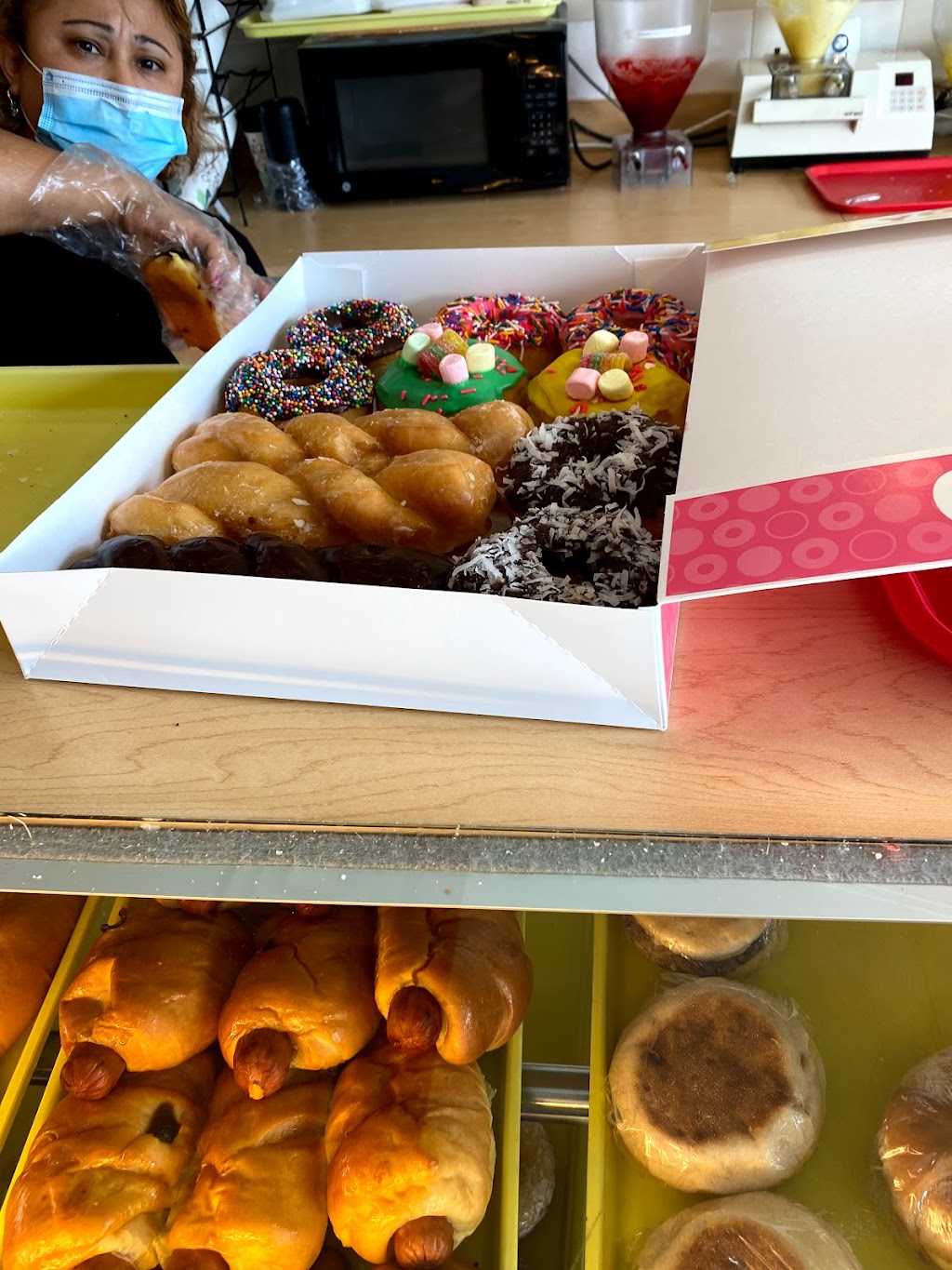 Forest Donuts | 7726 Forest Ln, Dallas, TX 75230 | Phone: (214) 363-4739