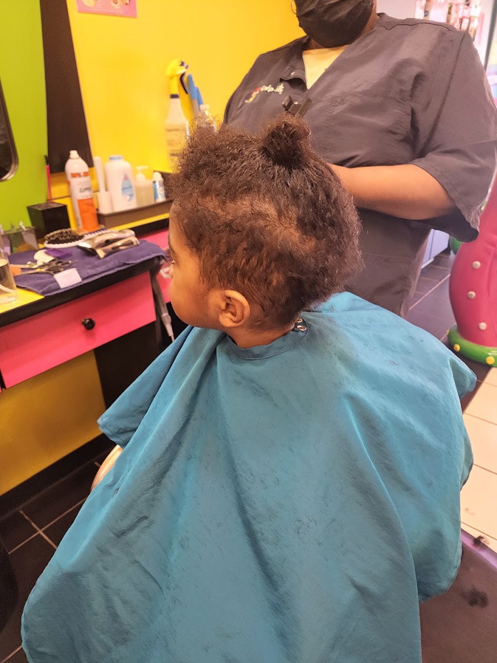 Snip-its Haircuts for Kids | Waugh Chapel Towne Centre, 1406 S Main Chapel Way #112, Gambrills, MD 21054, USA | Phone: (410) 451-0303