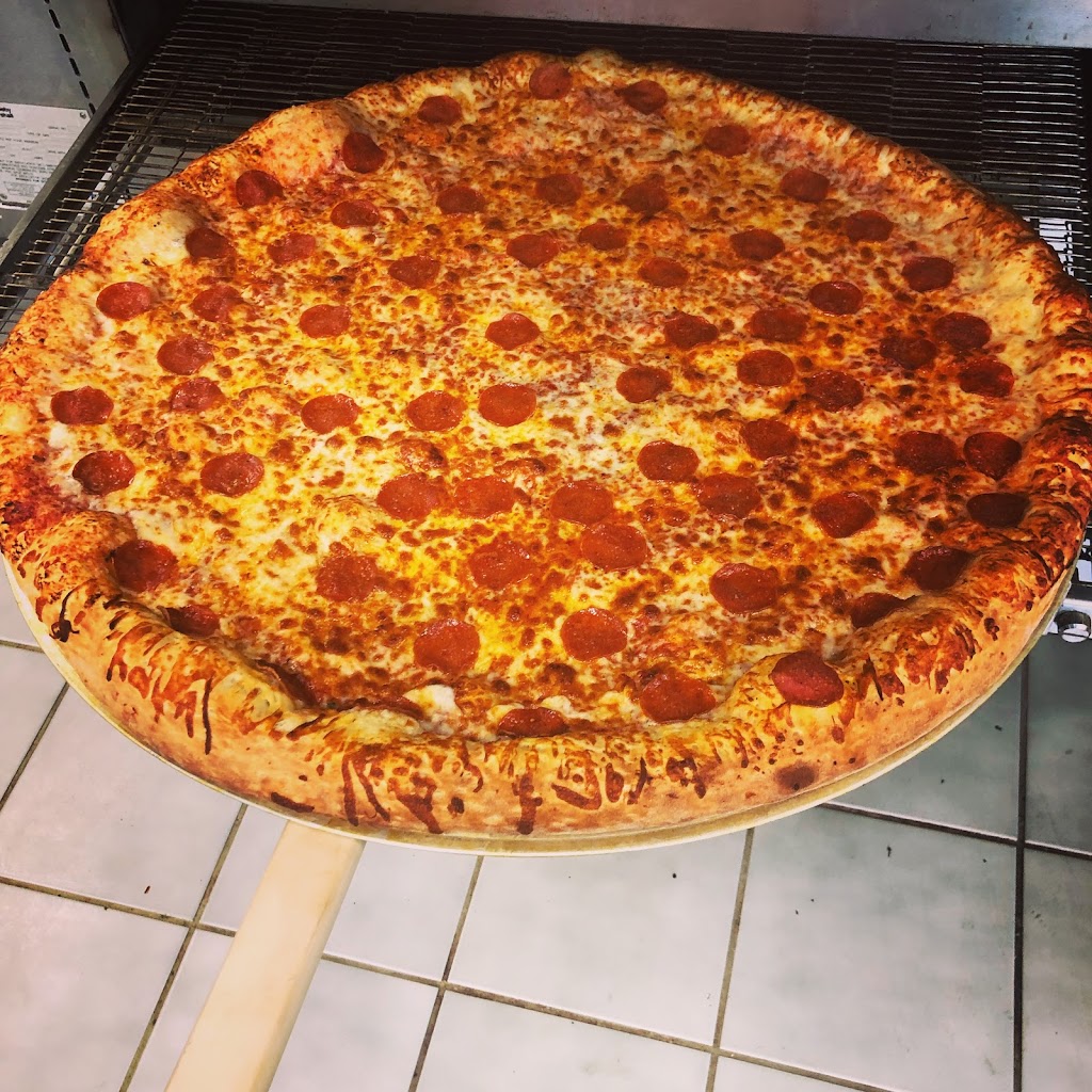 Giant pizza king | 7965 Broadway, Lemon Grove, CA 91945 | Phone: (619) 825-7403