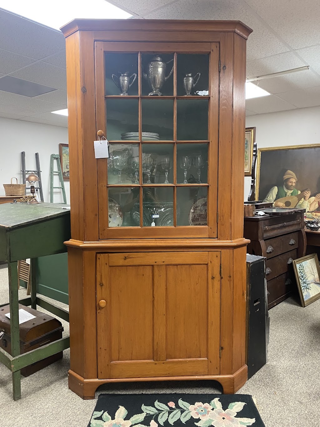 Lous Antique Mall | 120 Arnett Blvd, Danville, VA 24540, USA | Phone: (434) 797-5777