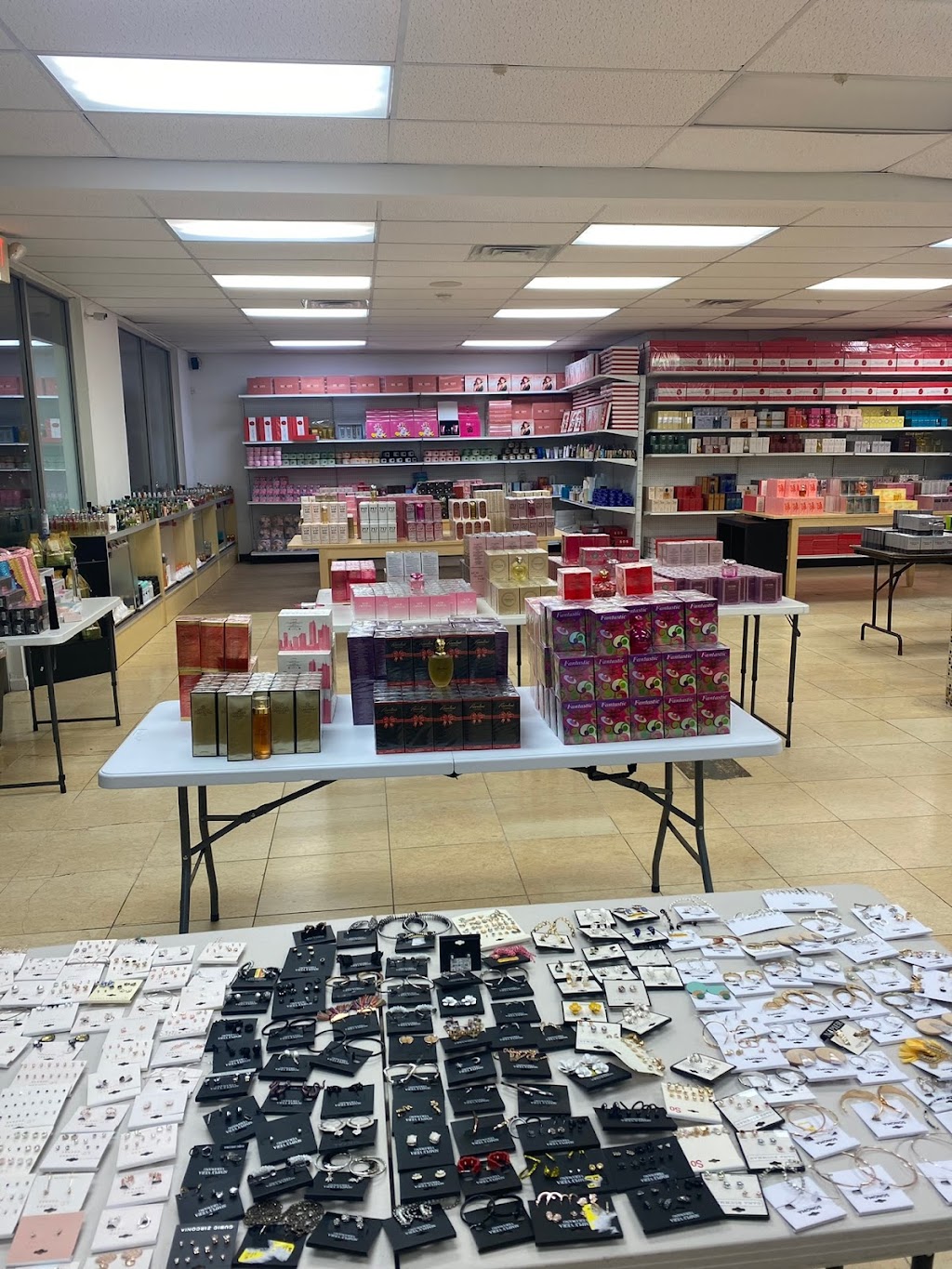 5 Perfume Store / Warehouse Factory Outlet NJ in 734 Green St, Iselin