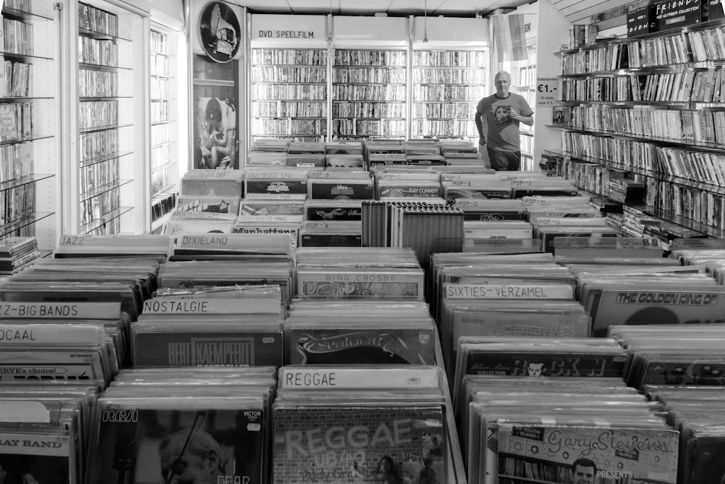 Discostars Recordstore | Haarlemmerdijk 86, 1013 JG Amsterdam, Netherlands | Phone: 020 626 1777