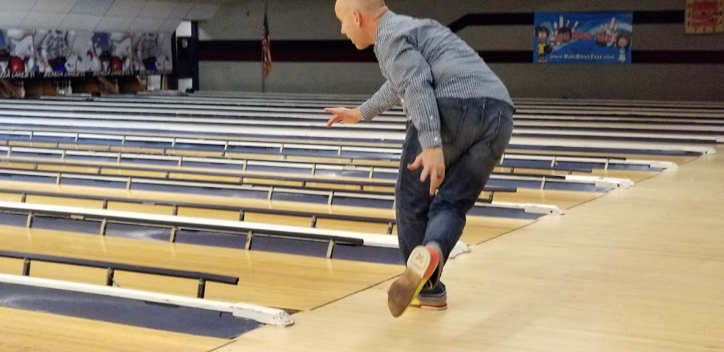 Bowlero Lanes Fun Center Fostoria | 1090 US-23, Fostoria, OH 44830, USA | Phone: (419) 435-3990