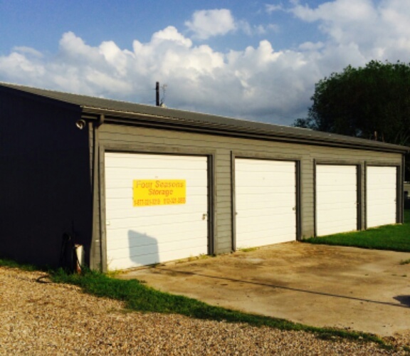 Four Seasons Storage | 2771 N Main St, Bastrop, TX 78602, USA | Phone: (512) 321-3855