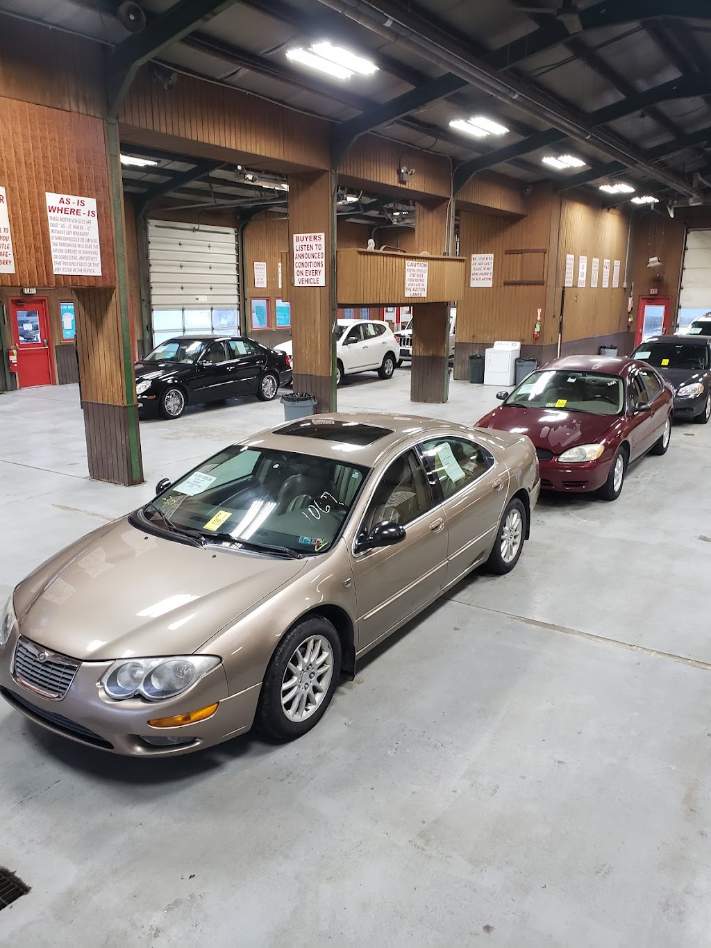 422 Auto and Bus Auction | 190 Fisher Rd, Slippery Rock, PA 16057, USA | Phone: (724) 368-8885