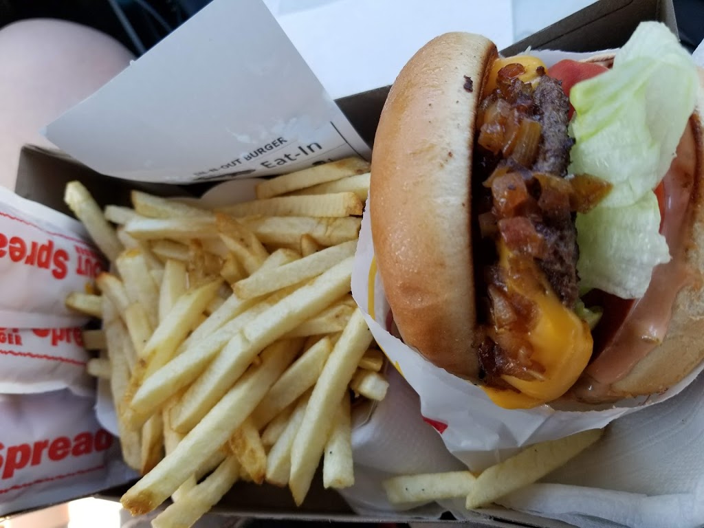 In-N-Out Burger | 1490 E Yosemite Ave, Manteca, CA 95336 | Phone: (800) 786-1000