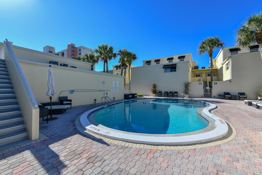 LaPlaya Condominiums | 4425 Gulf of Mexico Dr, Longboat Key, FL 34228, USA | Phone: (941) 383-6224