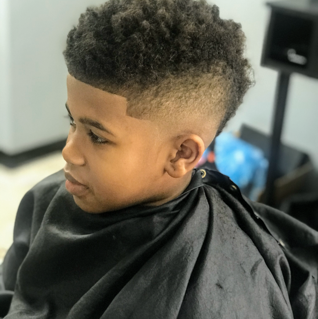 Xclusive - The Barbering Lounge | 3637-39 W 83rd Pl, Chicago, IL 60652, USA | Phone: (312) 998-8343