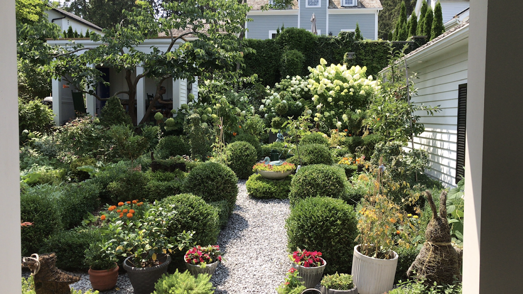 Dots Landing Garden Room | 112 Delater St, Niagara-on-the-Lake, ON L0S 1J0, Canada | Phone: (416) 524-4473