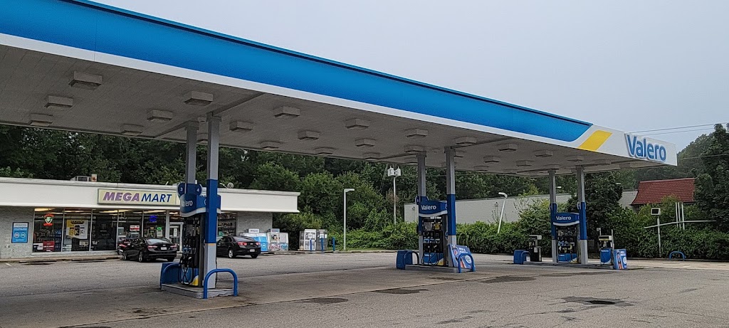 Valero Gas Station | 1611 Mountain Rd, Glen Allen, VA 23060, USA | Phone: (804) 553-1458