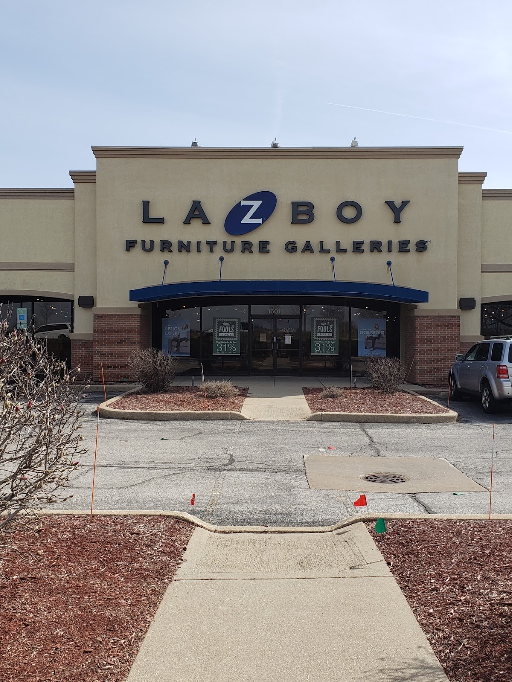 La-Z-Boy Furniture Galleries | 16011 South La Grange Road, Orland Park, IL 60462, USA | Phone: (708) 873-0066