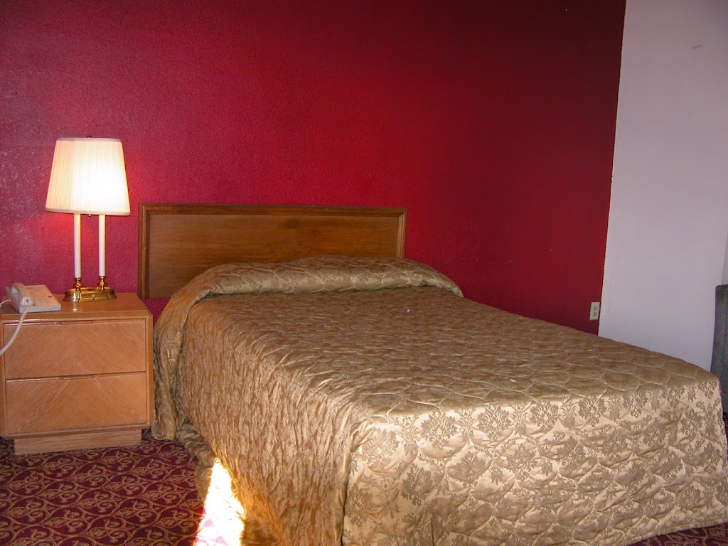 EXECUTIVE INN AND SUITES | 803 South, I-35E, Waxahachie, TX 75165, USA | Phone: (972) 937-8223