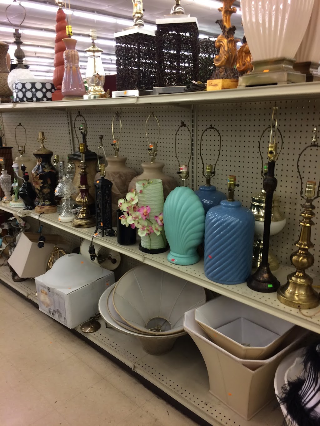 Goodwill Manasota - Retail Store & Donation Center | 1704 N Honore Ave, Sarasota, FL 34235 | Phone: (941) 487-3561