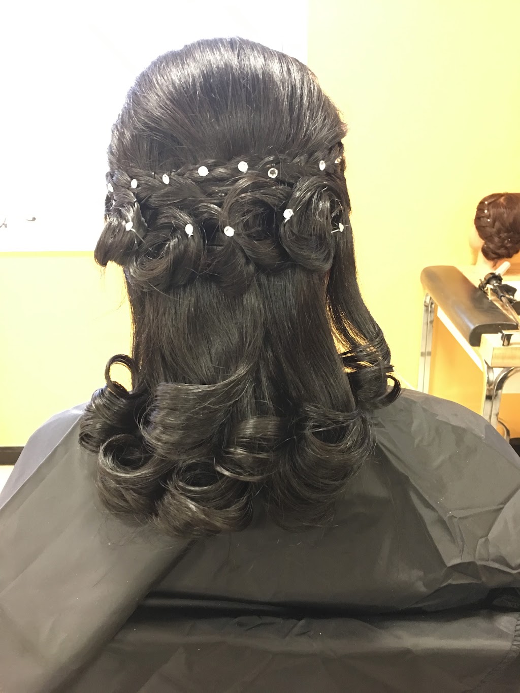 Nupur Hair & Beauty salon | 902 Oak Tree Avenue Suite1, South Plainfield, NJ 07080, USA | Phone: (732) 422-1111