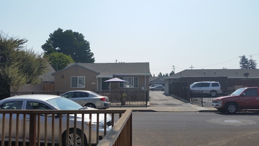 Deluxe Inn | 1402 Stafford St, Redwood City, CA 94063, USA | Phone: (650) 368-3596