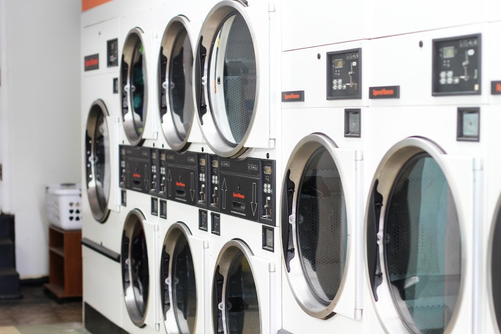 Kirkwood Laundromat | 636 W Woodbine Ave, Kirkwood, MO 63122, USA | Phone: (314) 570-1306