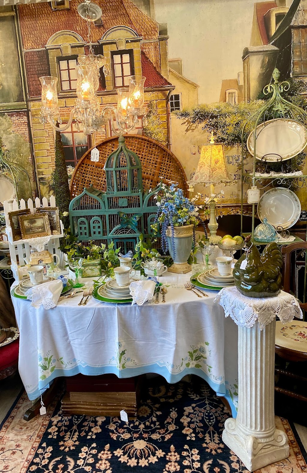 Pollyannas Antiques | 287 North Ave, Mt Clemens, MI 48043, USA | Phone: (586) 231-5474