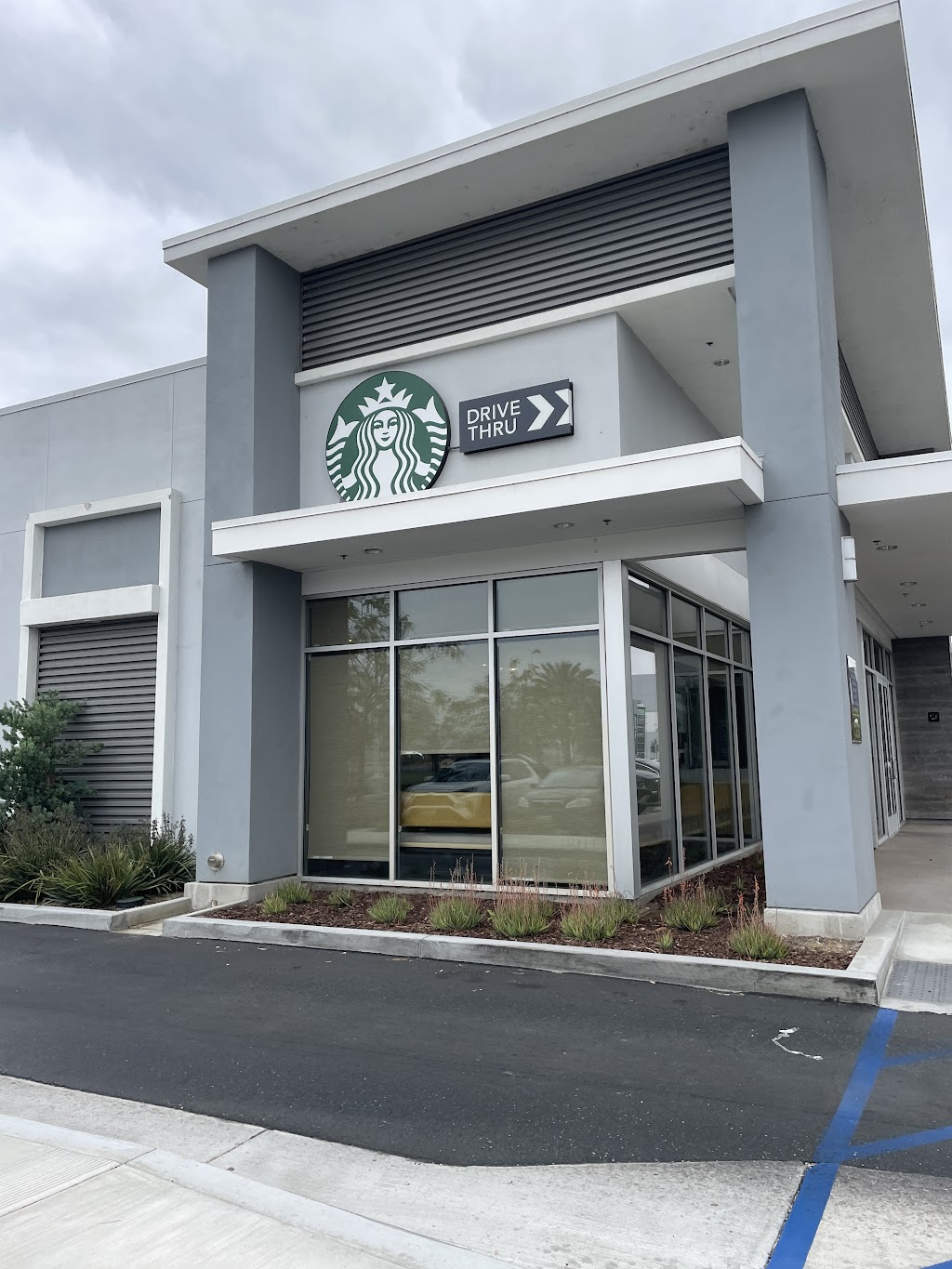 Starbucks | 14170 Limonite Ave, Eastvale, CA 92880, USA | Phone: (951) 356-9899